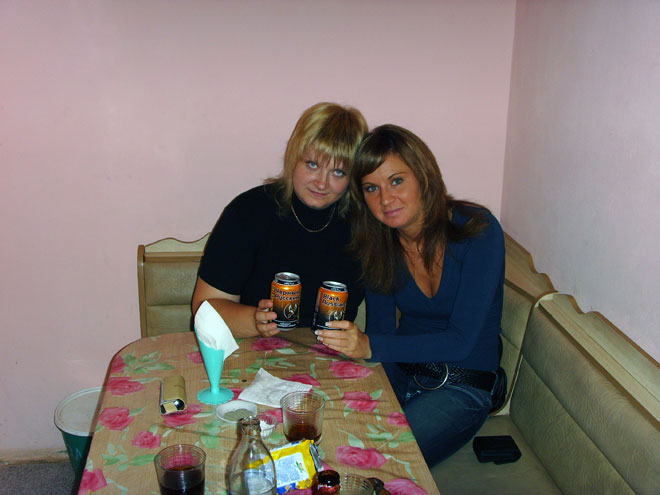 Оля и Таня Яшалта 2006